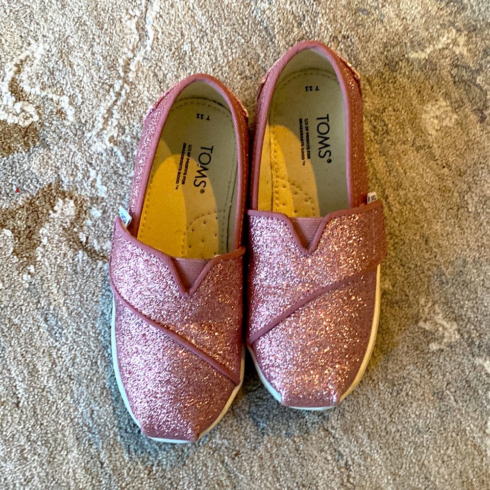 Girls Toms size 11 worn once